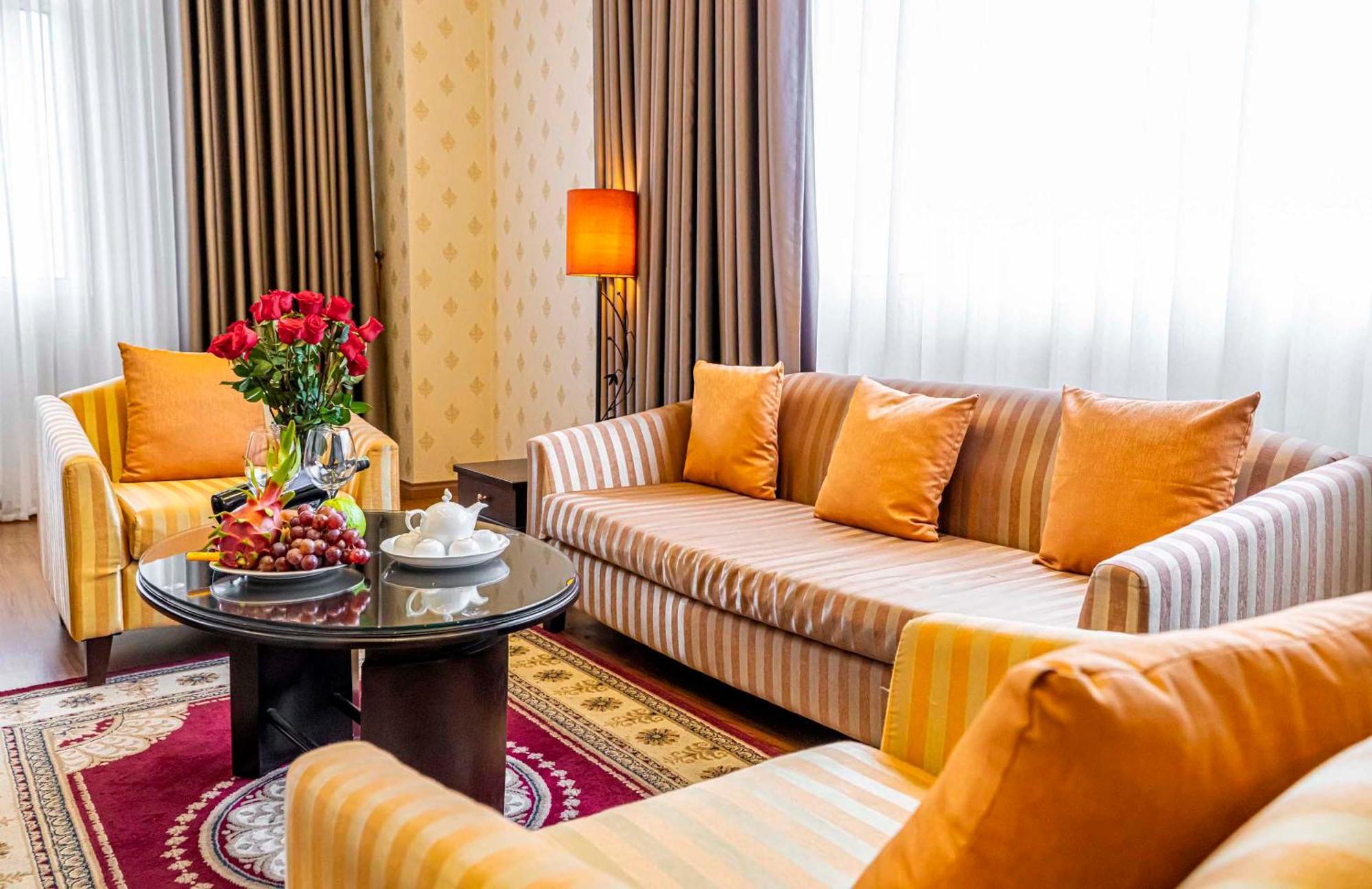 โฮแอง ซัน พีซ โฮเต็ล Hotel นิญบิ่ญ ภายนอก รูปภาพ
