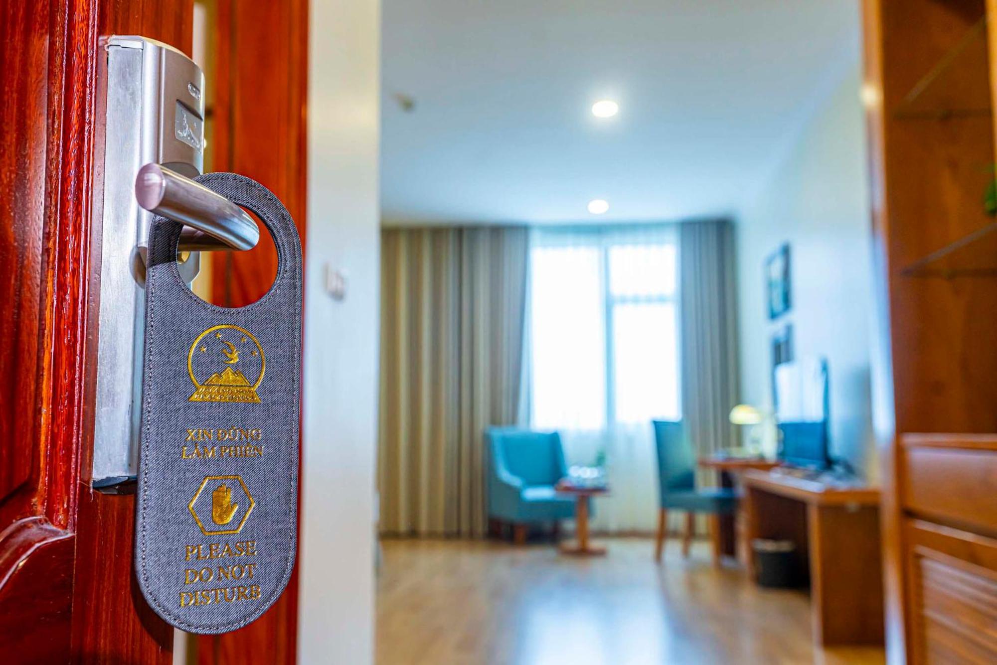 โฮแอง ซัน พีซ โฮเต็ล Hotel นิญบิ่ญ ภายนอก รูปภาพ