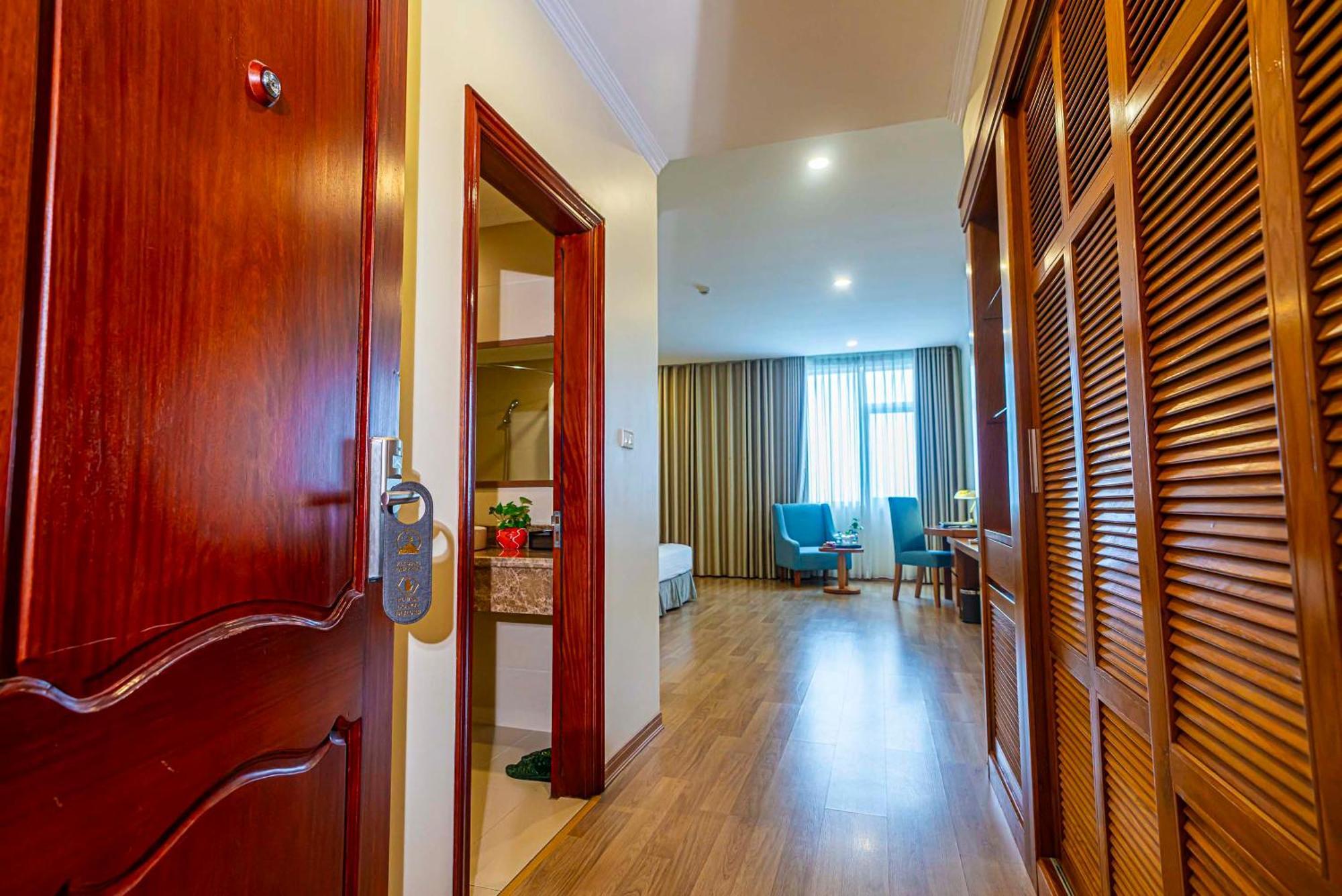 โฮแอง ซัน พีซ โฮเต็ล Hotel นิญบิ่ญ ภายนอก รูปภาพ