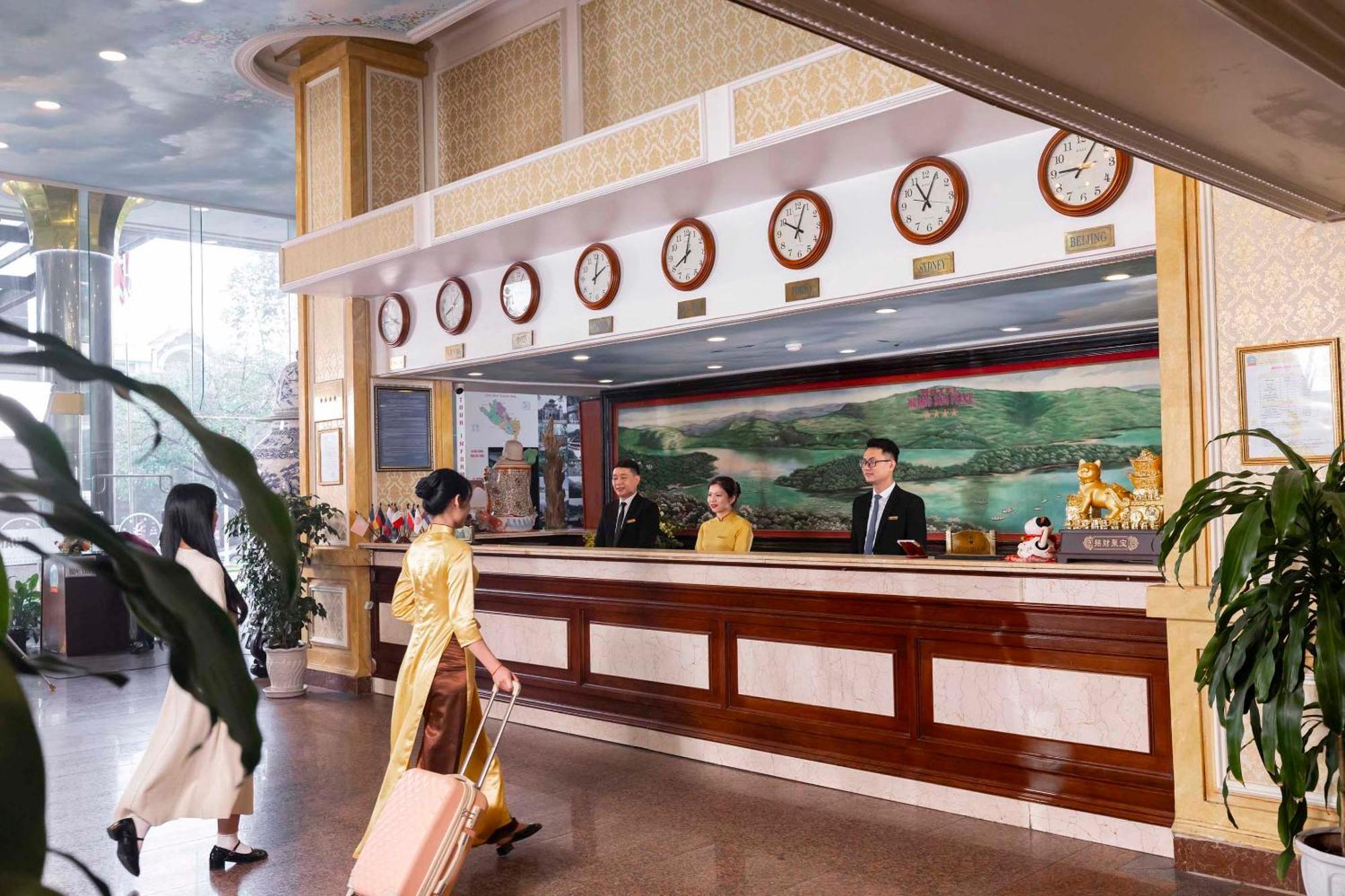 โฮแอง ซัน พีซ โฮเต็ล Hotel นิญบิ่ญ ภายนอก รูปภาพ